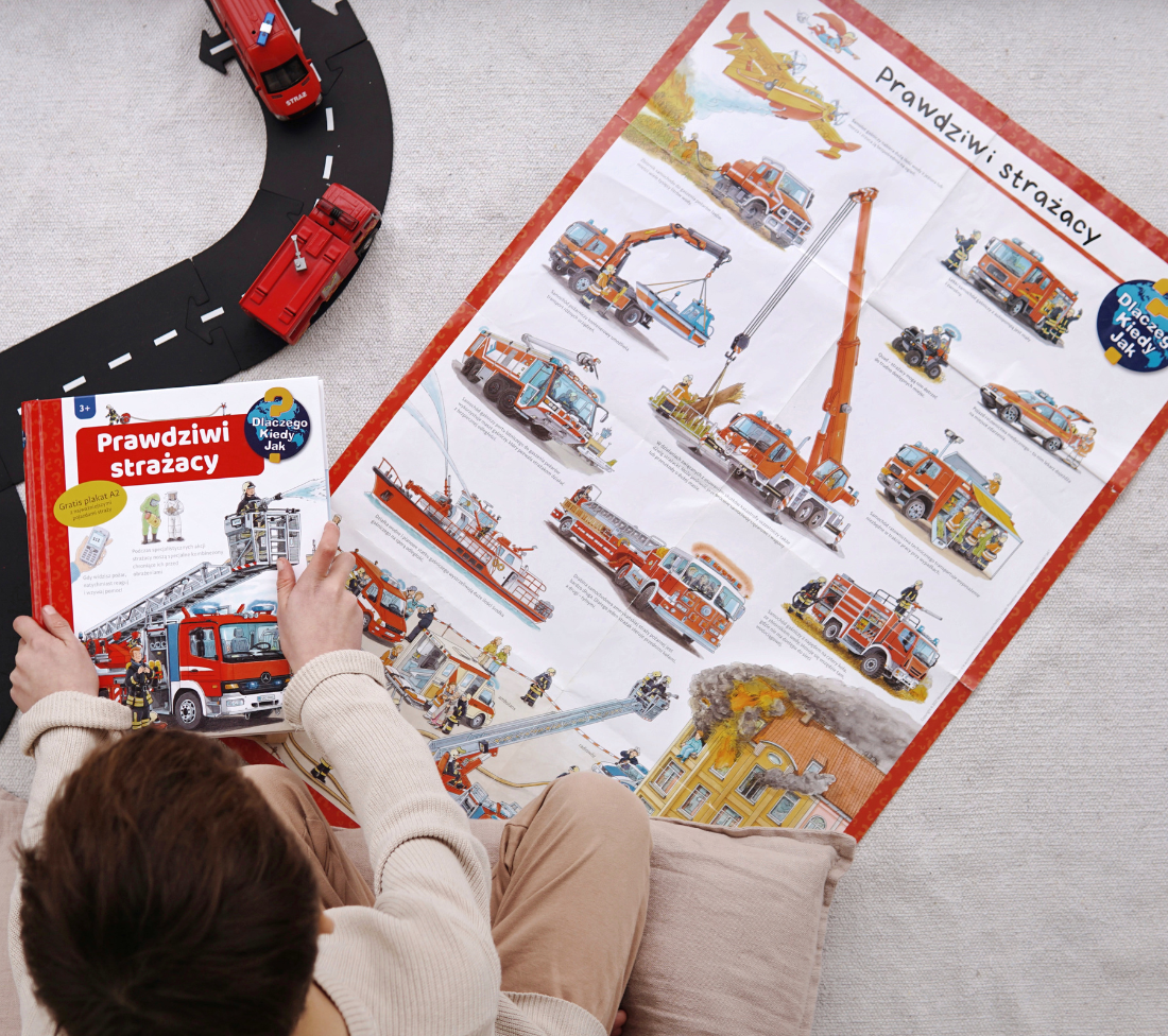 Prawdziwi strażacy - książka dla dzieci z okienkami